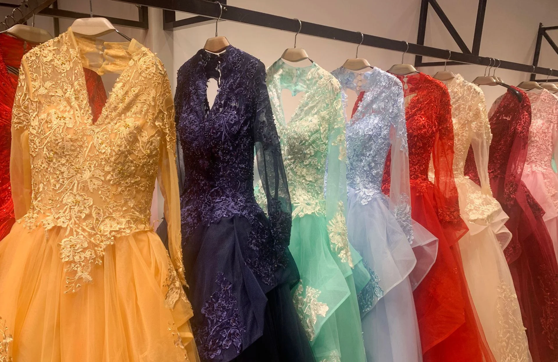 Wedding dress 2023 bride wedding yarn vocal solo performance test presided over the dress long sleeve dress - Image 6