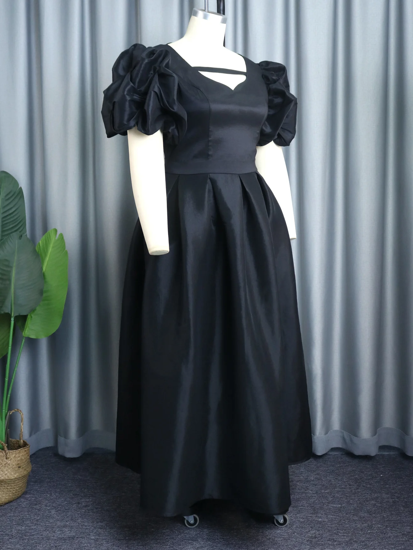 O1CN01NJuywT1TGBC9BKsCc 2206882922354 0 cib | Ball Dresses