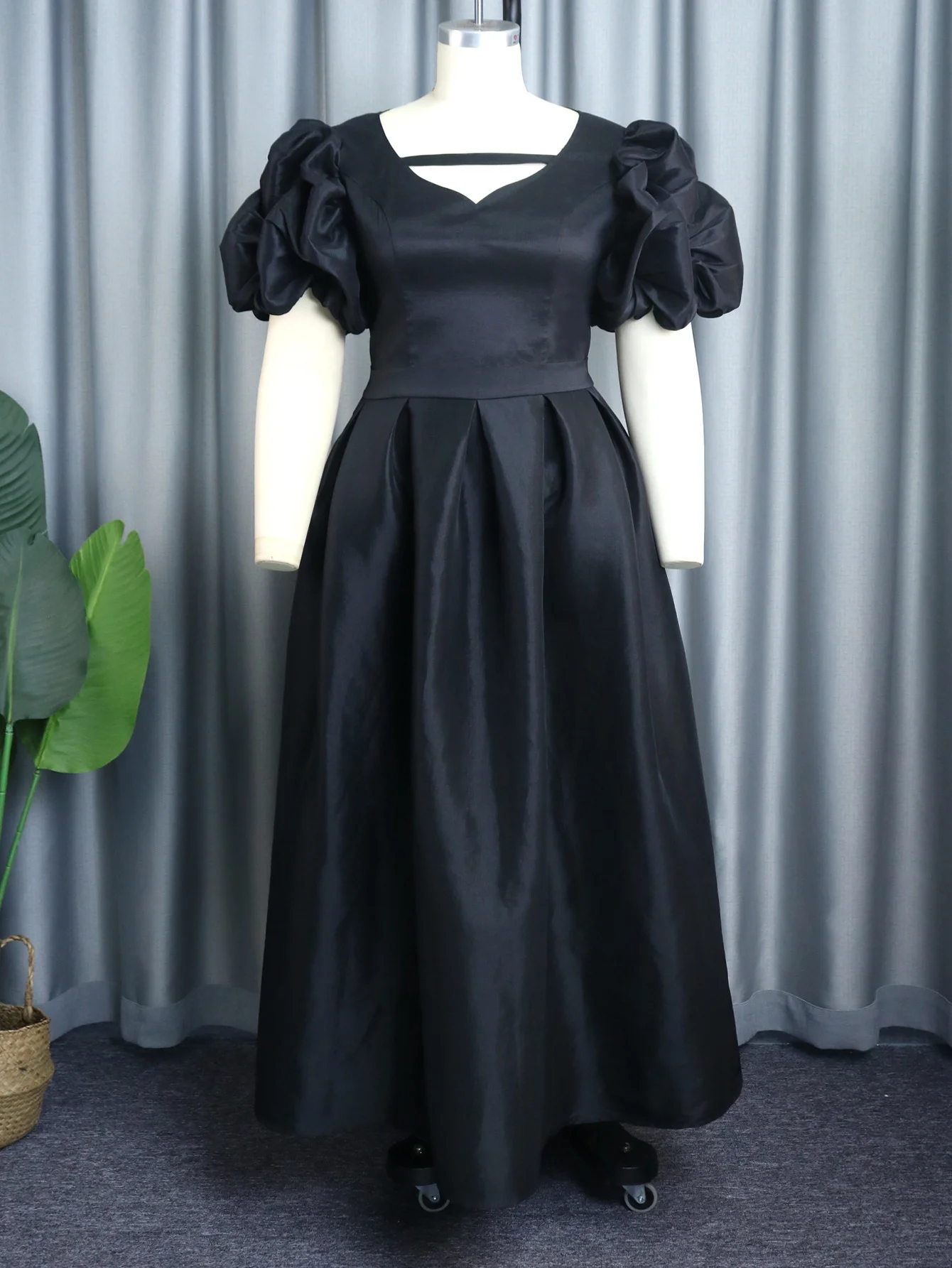 O1CN01mLF7xF1TGBC684RCE 2206882922354 0 cib | Ball Dresses