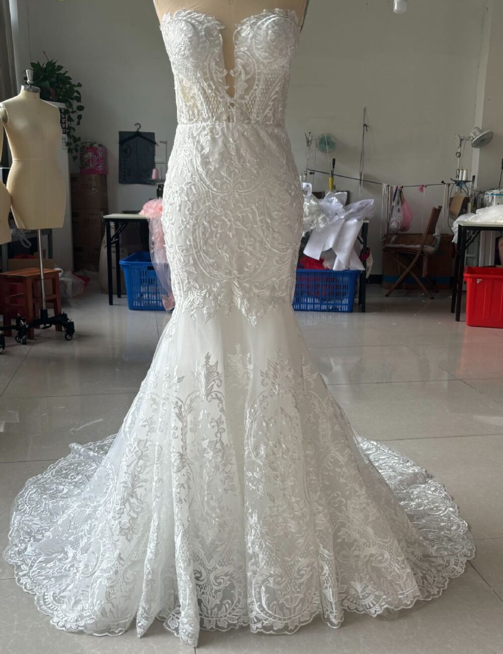 2025 new fantasy round neck slim fishtail lace wedding dress white bride trailing wedding dress two-wear activity shawl - Image 7